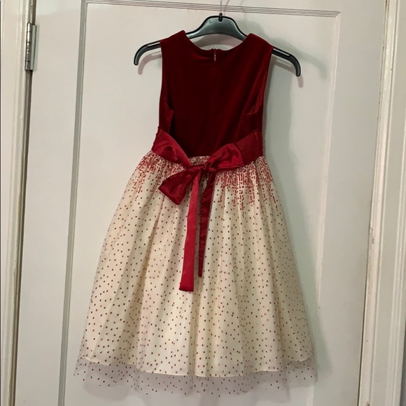 Child’s red and white dress - Picture 3 of 4